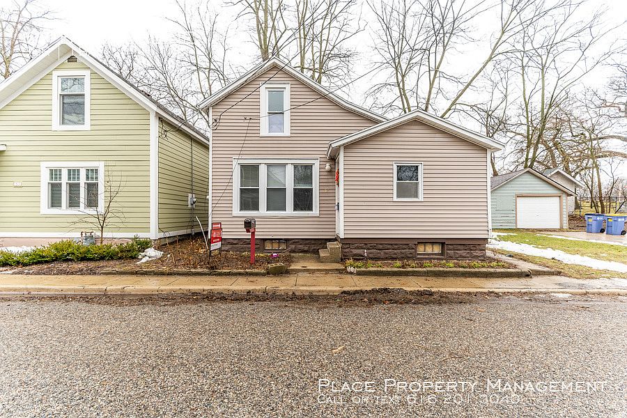 1st image of 57 Batavia Pl NE