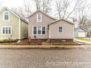 57 Batavia Pl NE, Grand Rapids, MI 49503