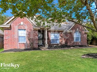 6328 Farm Hill Dr, Memphis, TN 38141