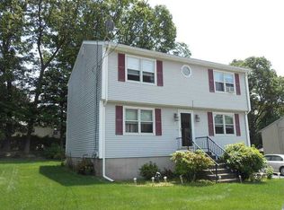 14 Patricia Dr, North Providence, RI 02904