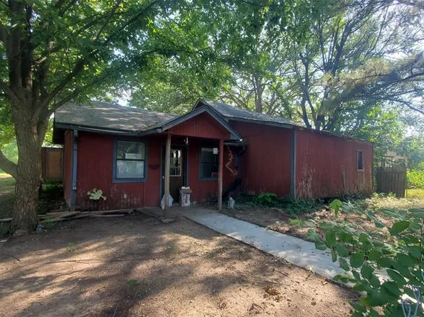 411 E Hickory St, Holdenville, OK 74848