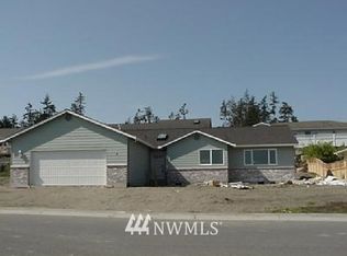 1097 SW Harbor Vista Dr, Oak Harbor, WA 98277