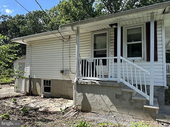 2nd image of 21420 Burke Hill Rd