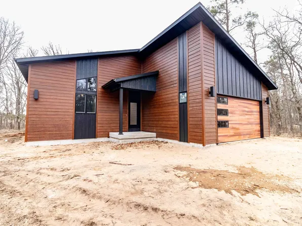 1505 Locust Trl, Nekoosa, WI 54457