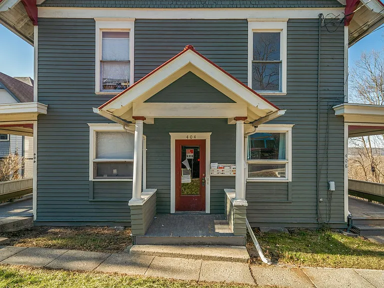 404 University Ave — Photo 92