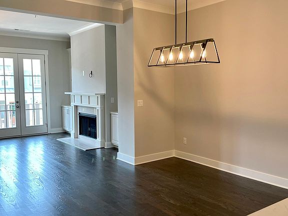 5th image of 248 Dawson Dr