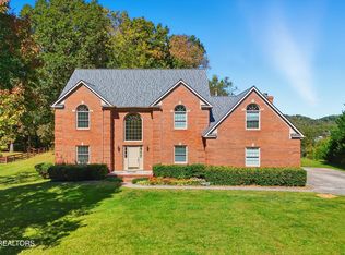 17 Raintree Pl, Oak Ridge, TN 37830