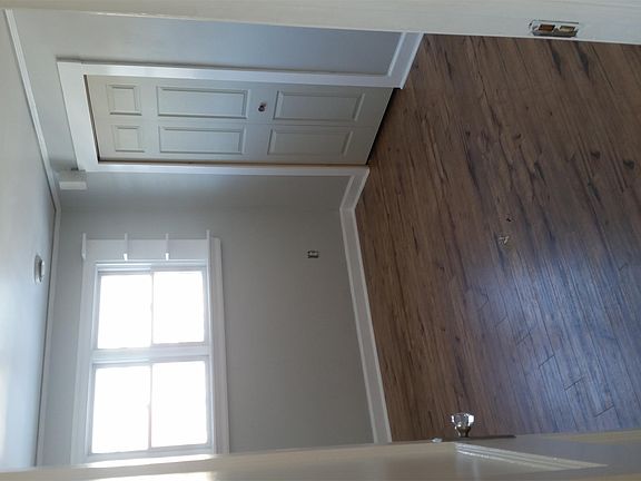 3rd image of 315 Orchard St APT 2