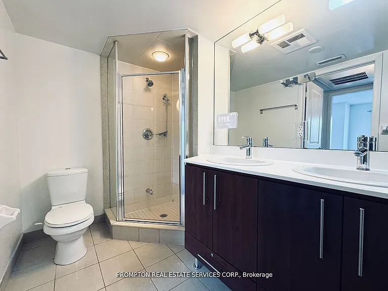 19 Anndale Dr #Townhouse 10 — Photo 8