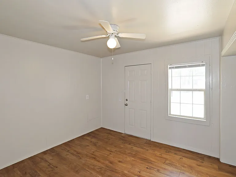 1414 S Nance St — Photo 5