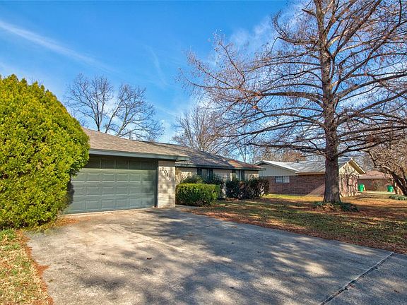 2nd image of 2017 Ashland Dr