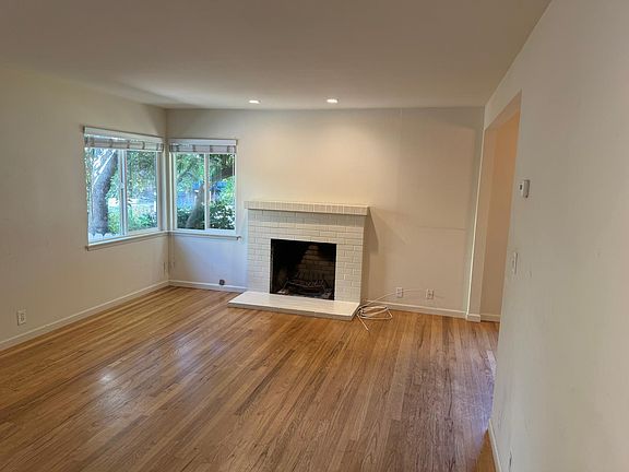 3rd image of 1014 Middle Ave APT 1