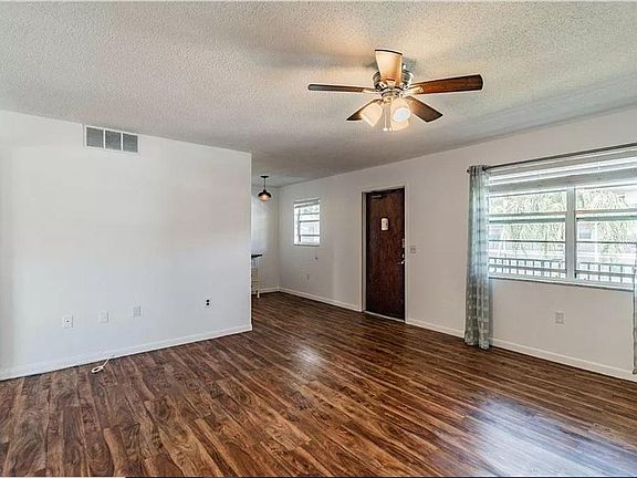 5th image of 4050 4th St N APT 210
