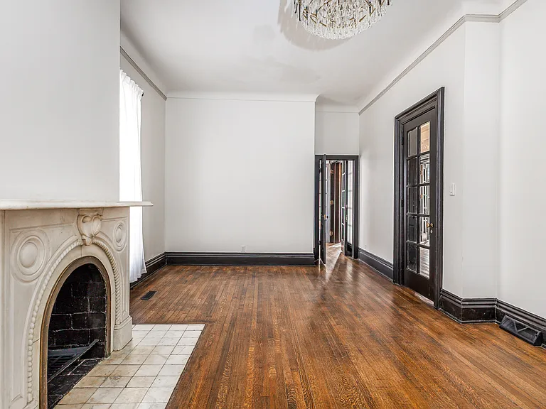 718 W Stephenson St #4COMMERCIAL — Photo 18