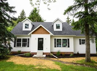 1343 Mapleview Dr, Seven Hills, OH 44131