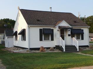 103 W Buchanan Ave, Charleston, IL 61920