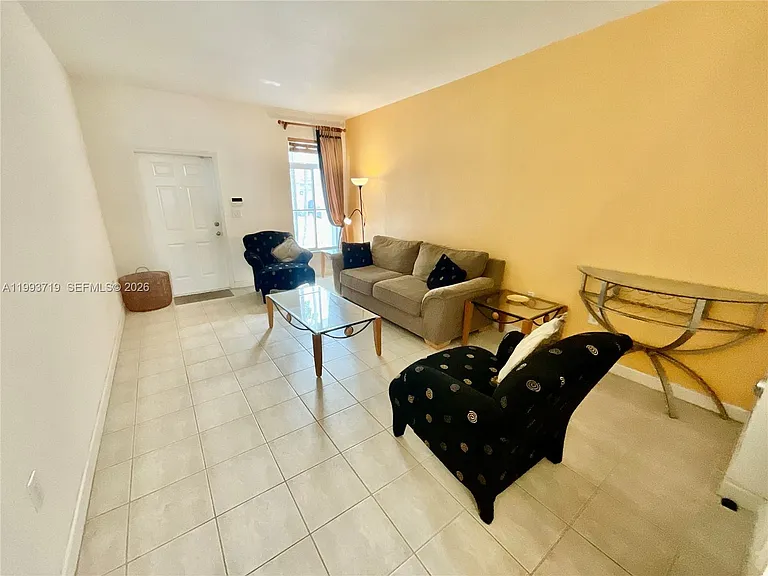 5628 NW 113th Ave #5628 — Photo 3