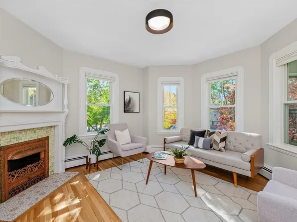 87 Holworthy St #2, Cambridge, MA 02138