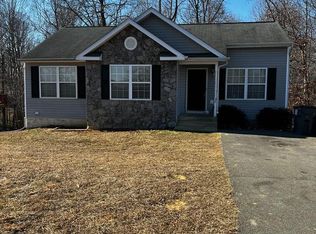 49 Cherry Laurel Dr, Fredericksburg, VA 22405