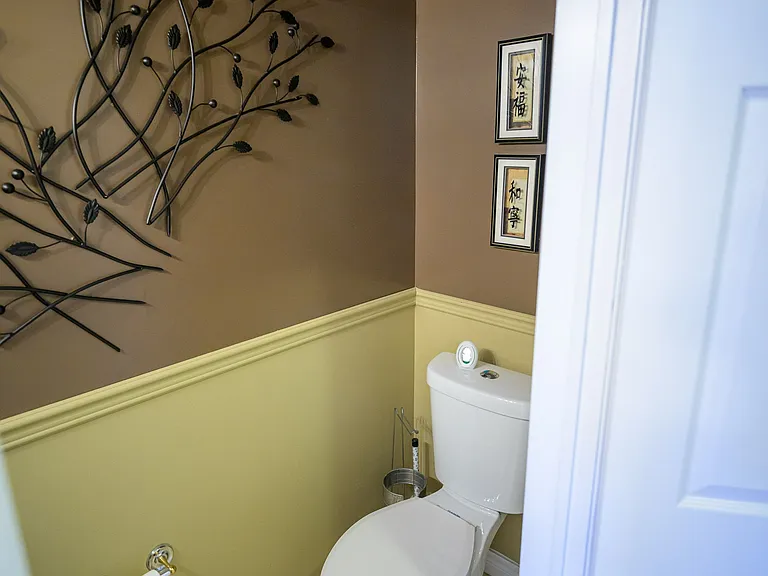 317 Queen St #302 — Photo 5