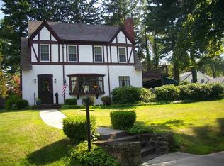 8 Seaman Rd, Poughkeepsie, NY 12601