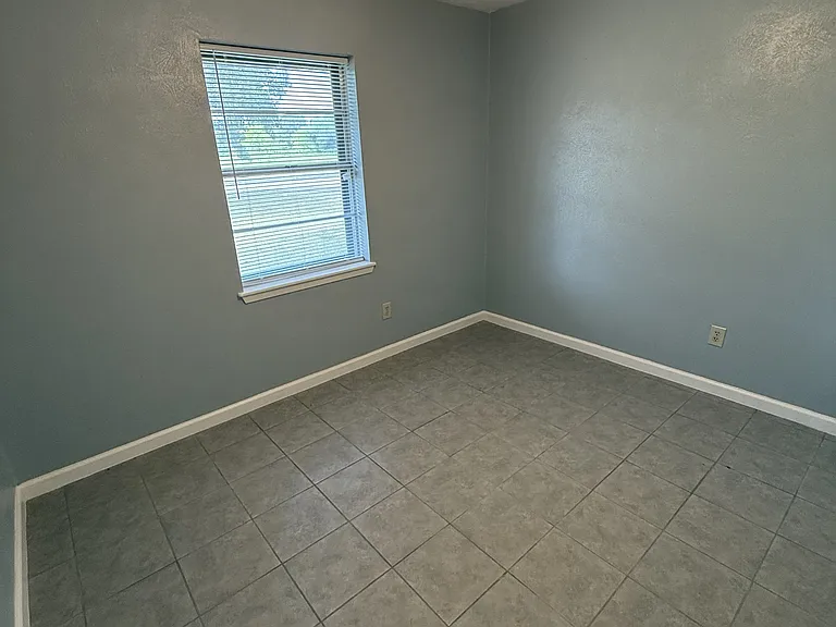 940 W State Highway 243 — Photo 18