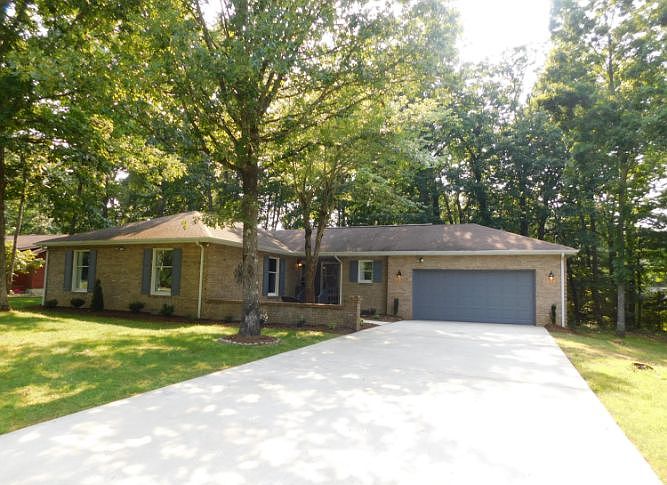 1st image of 10 Trafalgar Ln