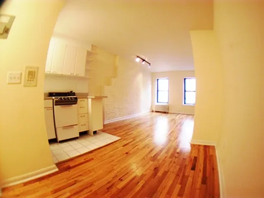 Rented by City Connections Realty | media 21