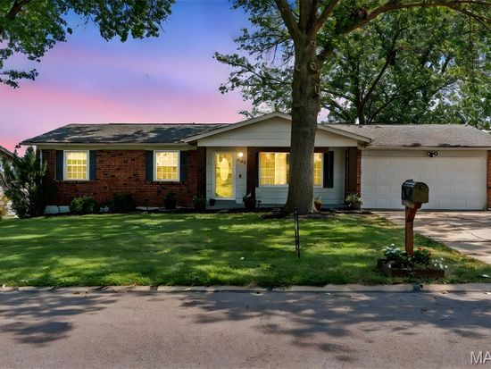 1100 King Carey Dr, Saint Louis, MO 63146