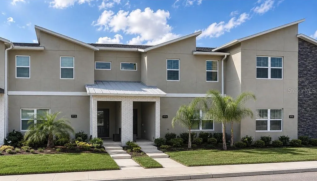 4 bed, 3.0 bath, 1914 sqft, $2,950 — Photo 1