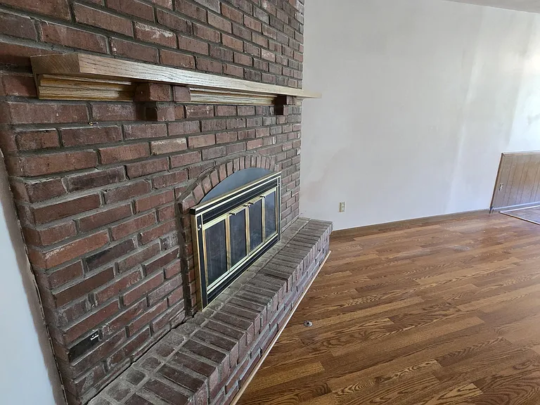 5900 Larson Ave — Photo 4