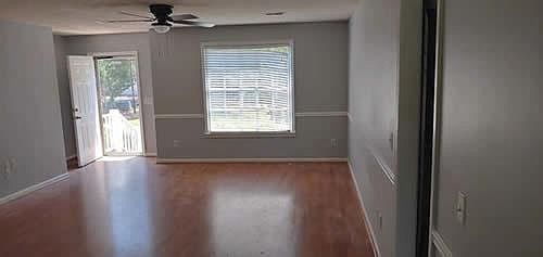 2nd image of 124 Torbay Rd