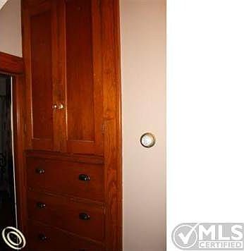 4363 Pine Grove built in linen.j