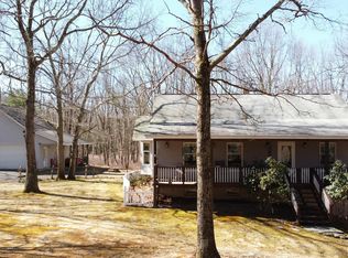 119 Worzel Rd, Greeley, PA 18425