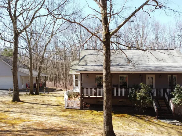 119 Worzel Rd, Greeley, PA 18425