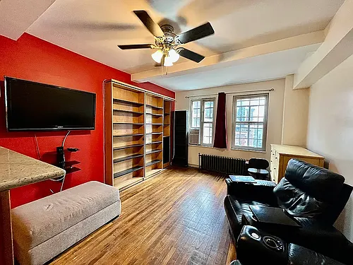 320 E 42nd St #1215 Photo 1