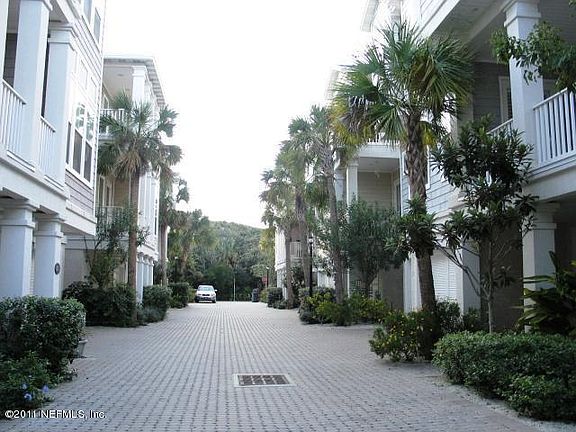 3rd image of 81 Beach Cottage Ln