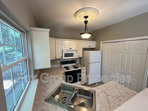 2nd image of 1547 Cambridge Heights Pl NW