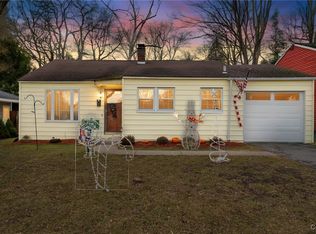 221 Weymouth Rd, Syracuse, NY 13205