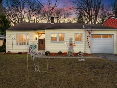 221 Weymouth Rd, Syracuse, NY, 13205