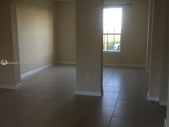 3rd image of 17059 SW 96th St