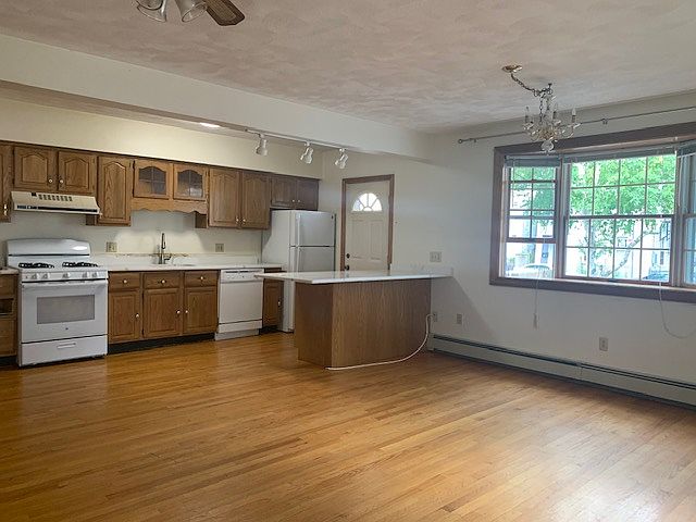 Huge 1st floor space.