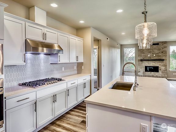 4th image of 1779 NE Crystal View Court