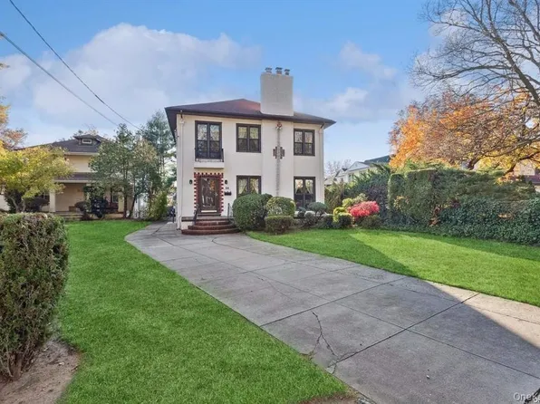 56 Floral Parkway, Floral Park, NY 11001