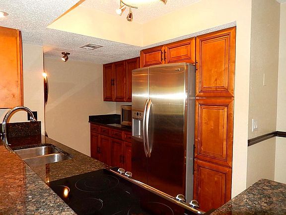 Beautiful Entertaining Kitchen