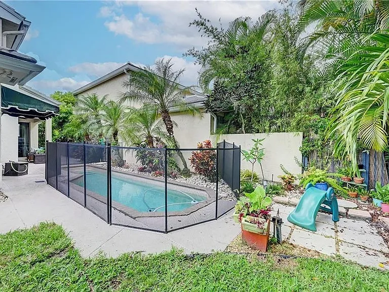 8171 Hampton Wood Dr — Photo 26