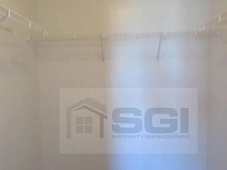 3123 W Pleasant Ln — Photo 21
