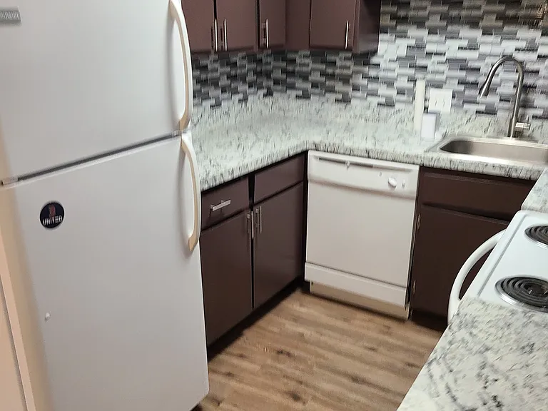 219 Rock St #G9 — Photo 18