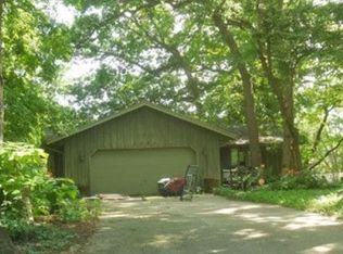 1121 Edgewood Cir, Rockford, IL 61108