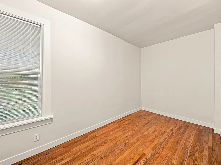 1931 N Saint Louis Ave #1 — Photo 8